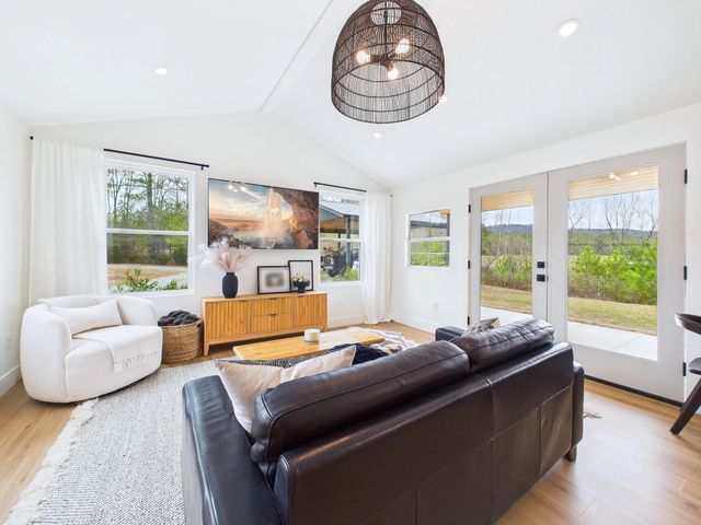 451 County Road 29, Riceville, TN 37370