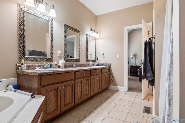 276 Brown Acres Road, Guntersville, AL 35976