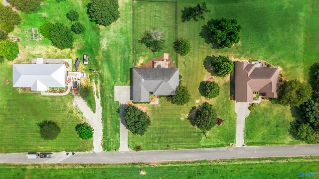 276 Brown Acres Road, Guntersville, AL 35976