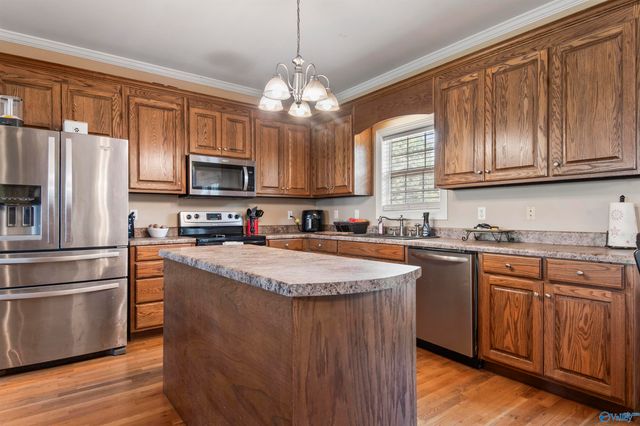 276 Brown Acres Road, Guntersville, AL 35976