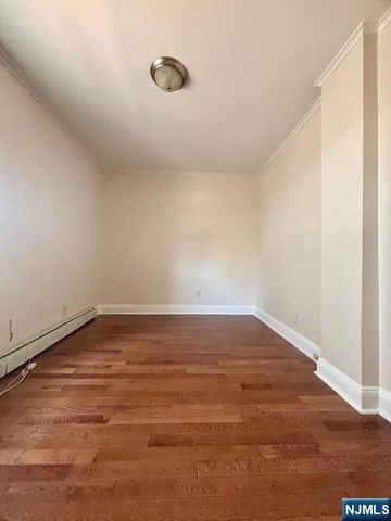 69 Miller Avenue 1R, Elmwood Park, NJ 07407