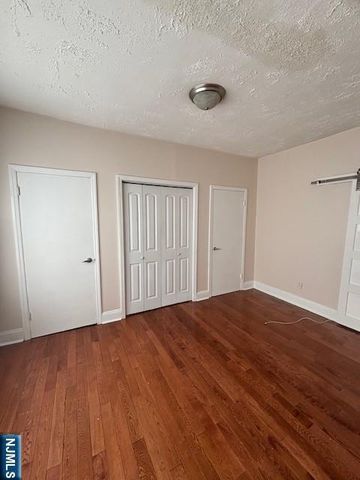 69 Miller Avenue 1R, Elmwood Park, NJ 07407