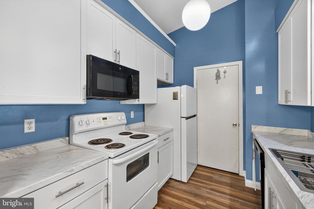 Image 10 of property listing at 3323 SIR THOMAS DR #3-A-41, Silver Spring, MD 20904