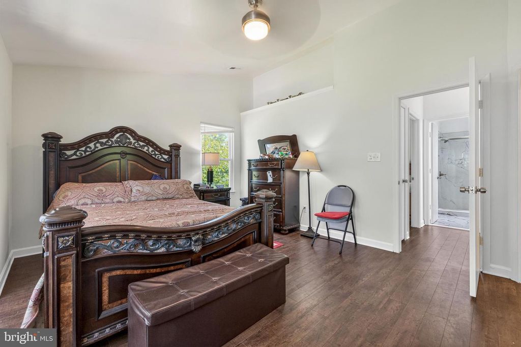 Image 14 of property listing at 3323 SIR THOMAS DR #3-A-41, Silver Spring, MD 20904