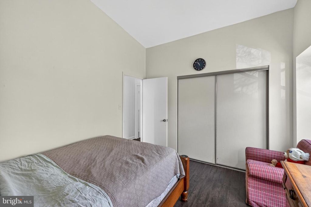 Image 20 of property listing at 3323 SIR THOMAS DR #3-A-41, Silver Spring, MD 20904
