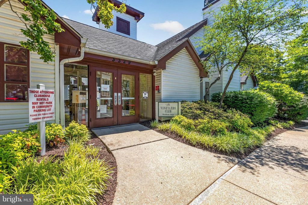 Image 25 of property listing at 3323 SIR THOMAS DR #3-A-41, Silver Spring, MD 20904