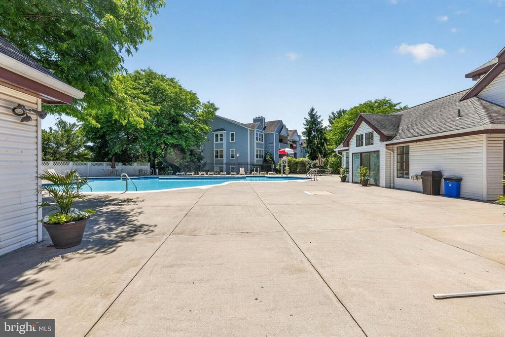 Image 26 of property listing at 3323 SIR THOMAS DR #3-A-41, Silver Spring, MD 20904