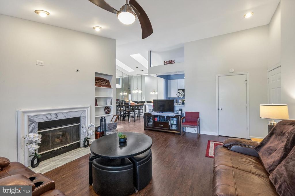 Image 5 of property listing at 3323 SIR THOMAS DR #3-A-41, Silver Spring, MD 20904