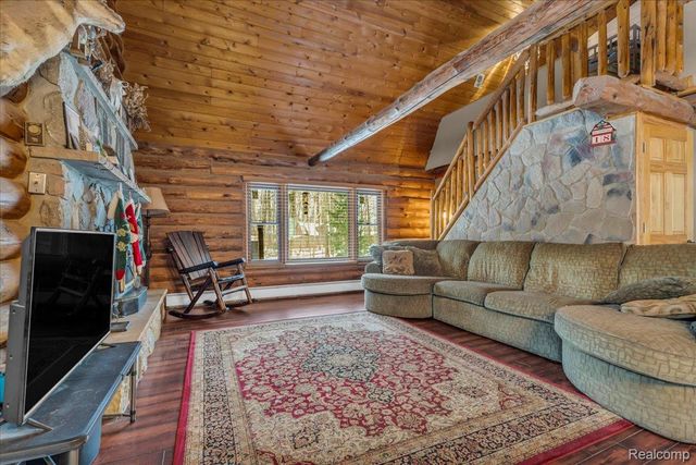 14830 County Line Road, Burns Township, MI 48418