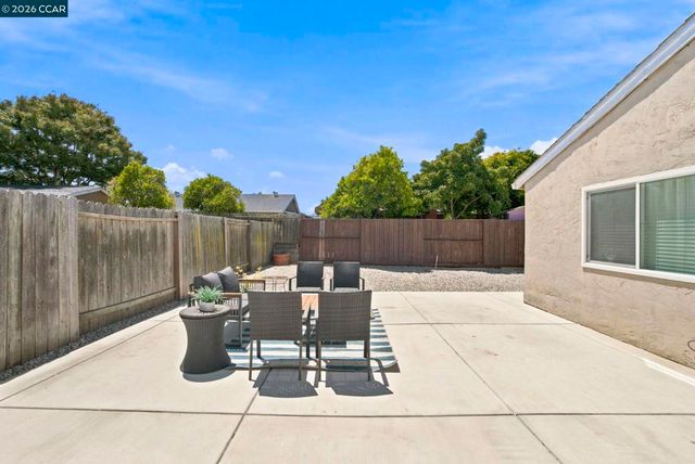 113 Larsen Cir, Vallejo, CA 94589