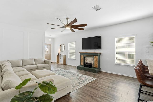 367 Hunters Ranch E, San Antonio, TX 78253