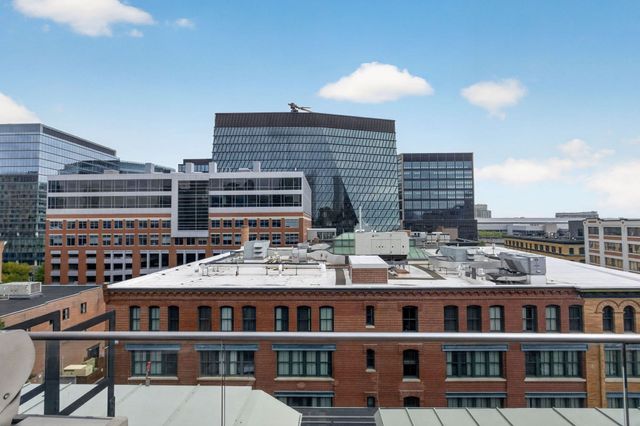 346 Congress 604, Boston, MA 02210