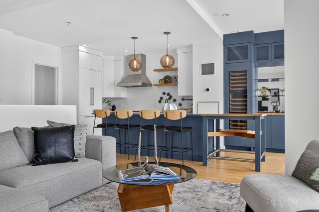 346 Congress 604, Boston, MA 02210