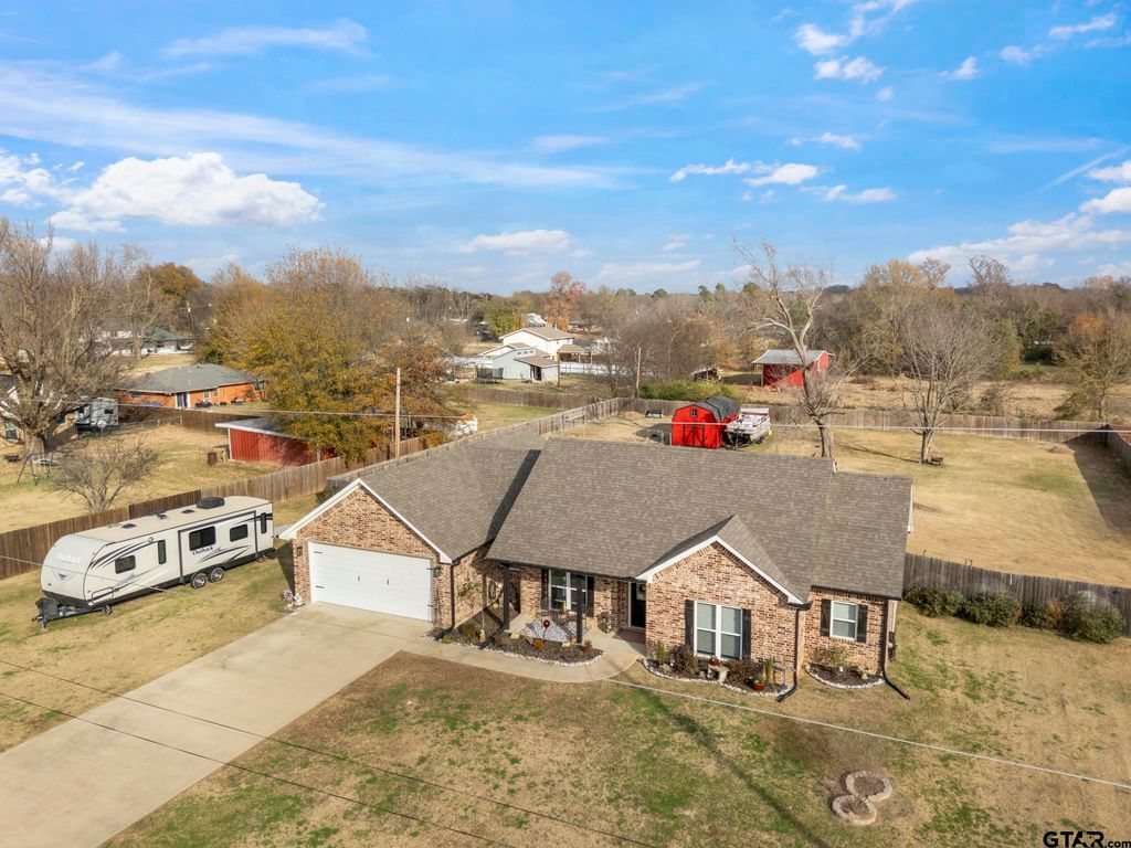 200 N Bois D Arc, Van, TX 75790