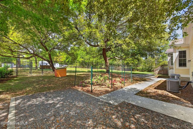 135 Great Oak Drive, Hampstead, NC 28443