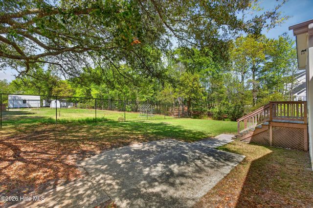 135 Great Oak Drive, Hampstead, NC 28443