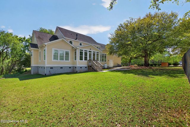 135 Great Oak Drive, Hampstead, NC 28443