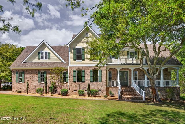 135 Great Oak Drive, Hampstead, NC 28443