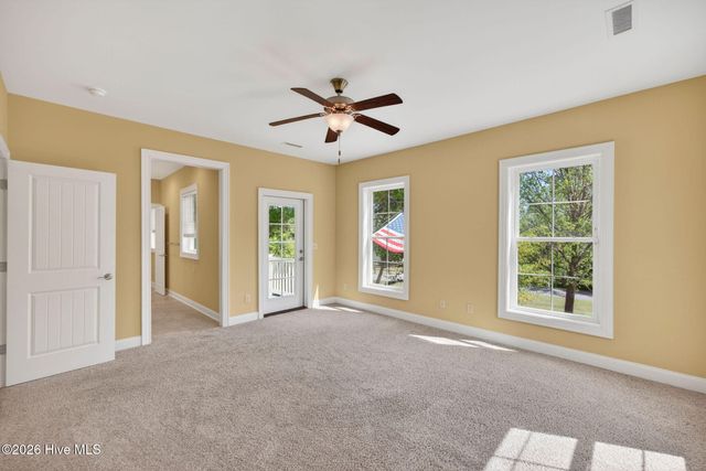 135 Great Oak Drive, Hampstead, NC 28443