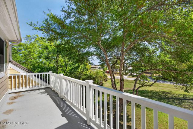 135 Great Oak Drive, Hampstead, NC 28443