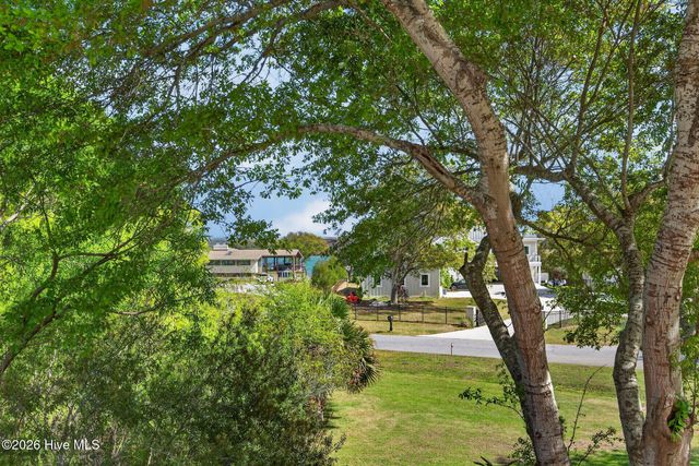 135 Great Oak Drive, Hampstead, NC 28443
