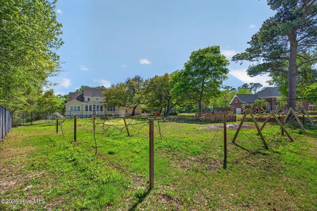 135 Great Oak Drive, Hampstead, NC 28443