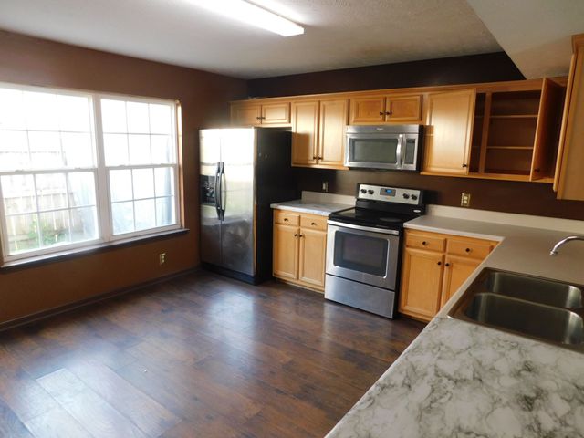 4112 Nir Shreibman Blvd, La Vergne, TN 37086