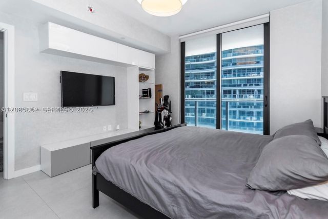 1010 Brickell Ave 2508, Miami, FL 33131