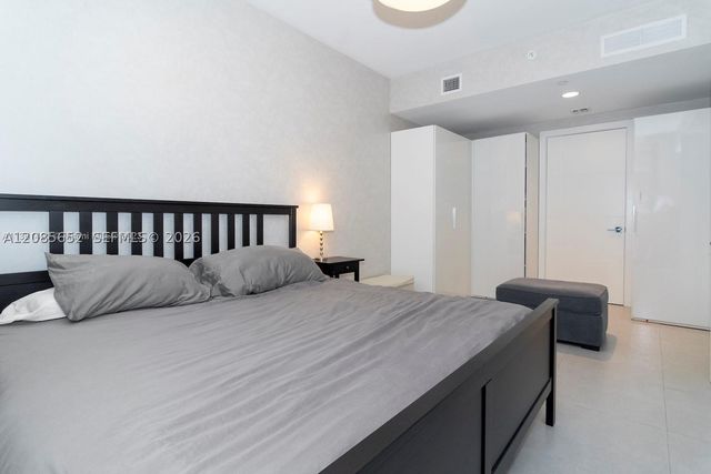 1010 Brickell Ave 2508, Miami, FL 33131