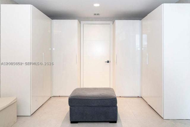 1010 Brickell Ave 2508, Miami, FL 33131