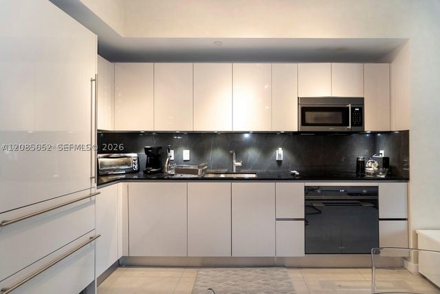 1010 Brickell Ave 2508, Miami, FL 33131