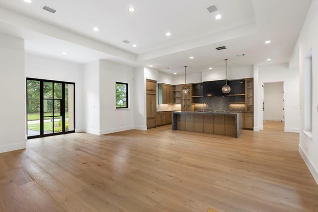 318 Paradise Isle, Montgomery, TX 77316