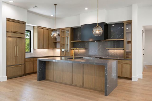318 Paradise Isle, Montgomery, TX 77316