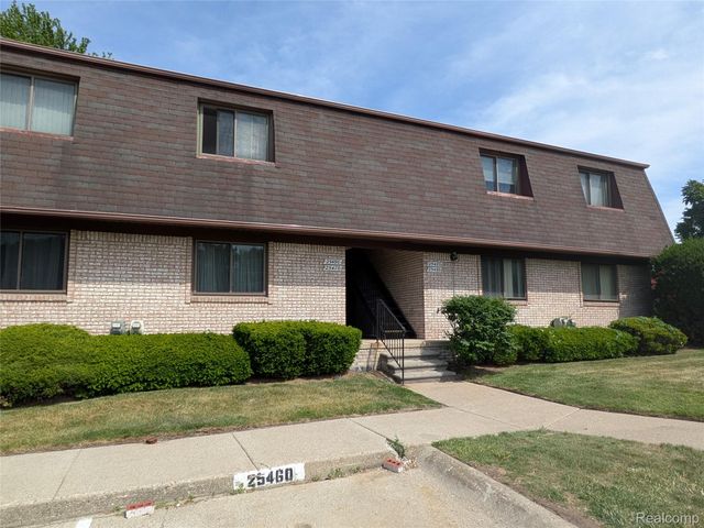 25470 Quarter Deck Street, Harrison Charter Township, MI 48045