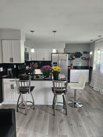 25470 Quarter Deck Street, Harrison Charter Township, MI 48045