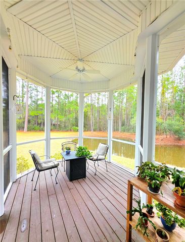 397 Misty Harbor Blvd, Woodbine, GA 31569