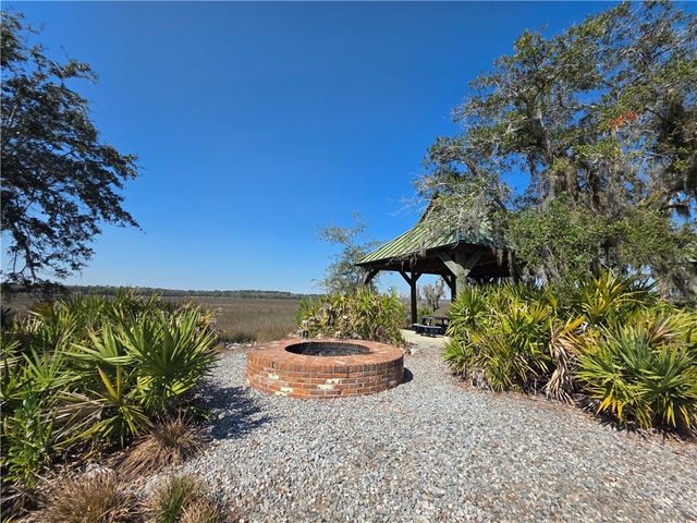 397 Misty Harbor Blvd, Woodbine, GA 31569