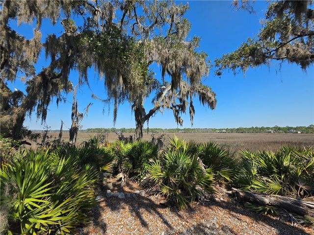 397 Misty Harbor Blvd, Woodbine, GA 31569