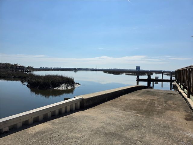397 Misty Harbor Blvd, Woodbine, GA 31569