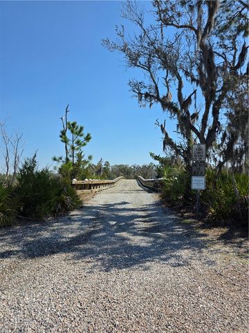 397 Misty Harbor Blvd, Woodbine, GA 31569