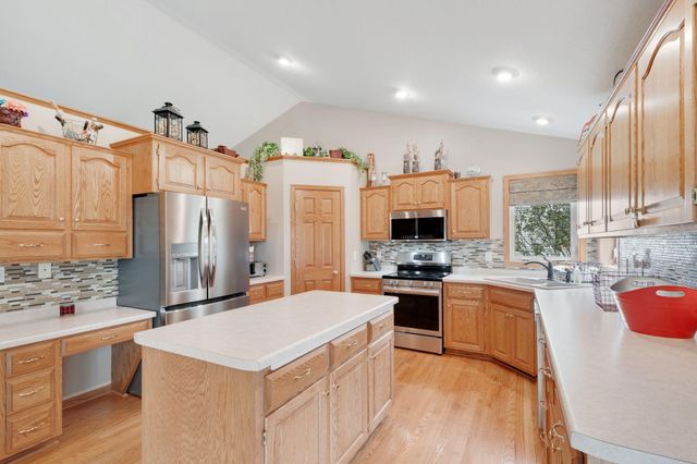 707 Chalupsky Avenue SE, New Prague, MN 56071