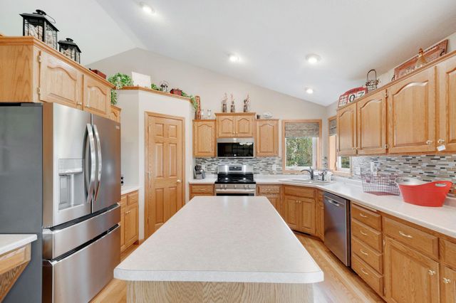 707 Chalupsky Avenue SE, New Prague, MN 56071