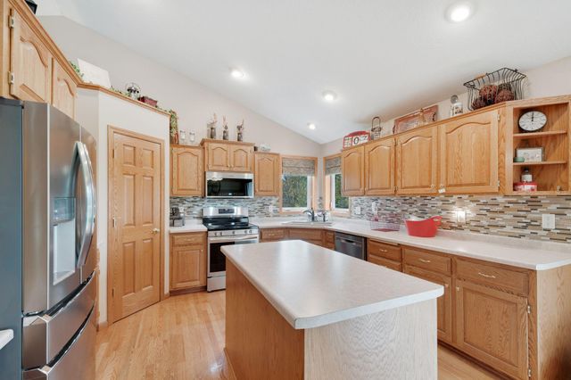 707 Chalupsky Avenue SE, New Prague, MN 56071