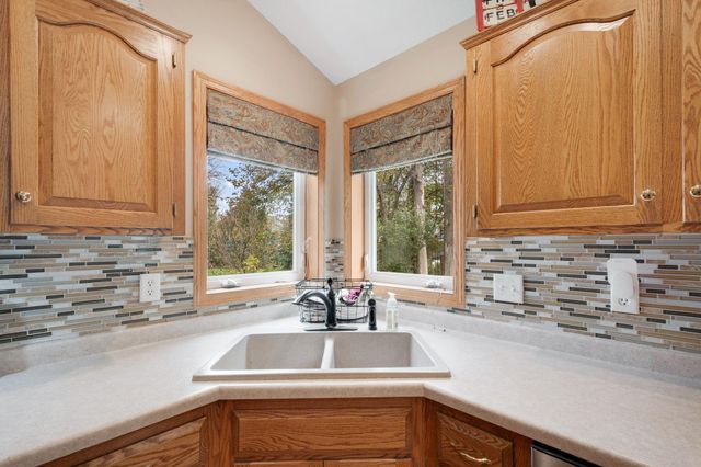 707 Chalupsky Avenue SE, New Prague, MN 56071