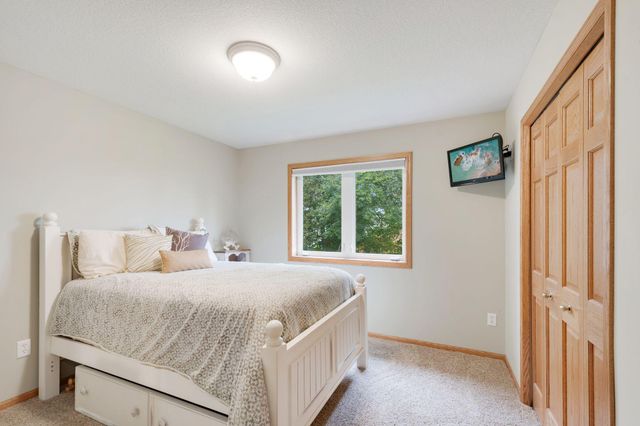 707 Chalupsky Avenue SE, New Prague, MN 56071