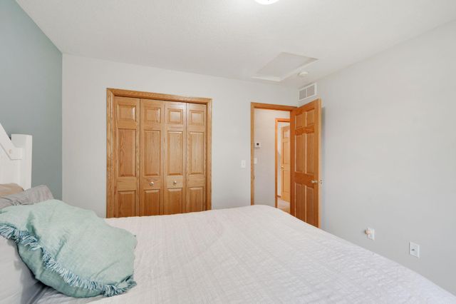 707 Chalupsky Avenue SE, New Prague, MN 56071