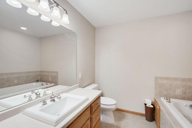 707 Chalupsky Avenue SE, New Prague, MN 56071