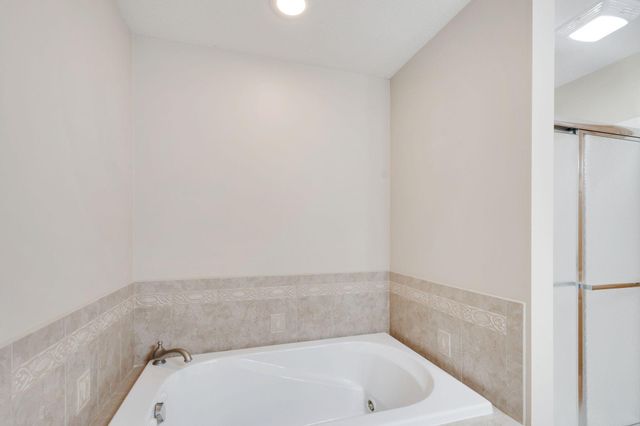 707 Chalupsky Avenue SE, New Prague, MN 56071