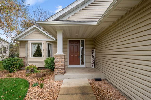 707 Chalupsky Avenue SE, New Prague, MN 56071