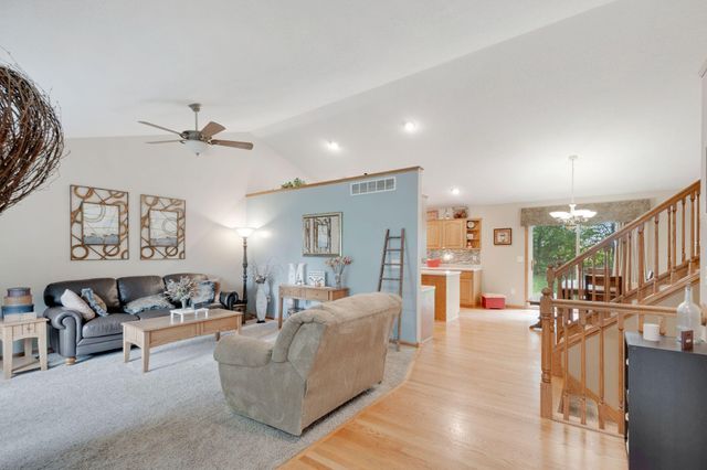 707 Chalupsky Avenue SE, New Prague, MN 56071